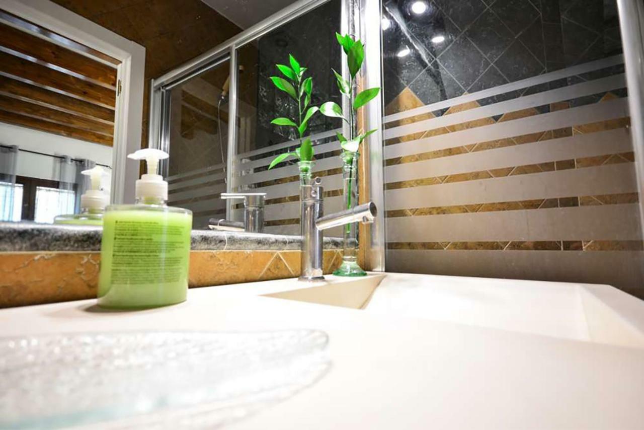 Casa Alfalfa 2 Dormitorios Terraza Y Solarium Privado Севилья Экстерьер фото